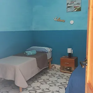 https://la-terrazza-sul-mare-stanzetta-vicino-aereoportomare.sicilyhotelsitaly.net